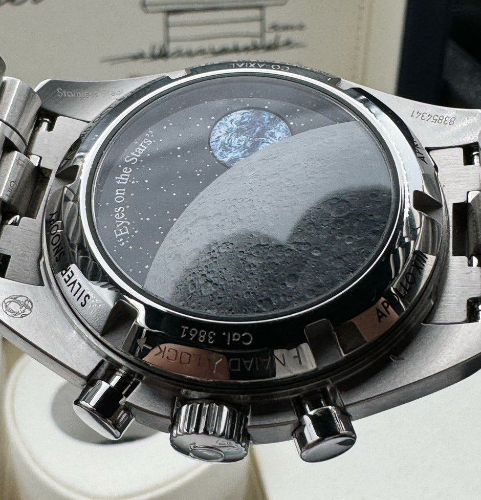 Omega Speedmaster Silver Snoopy Award 310.32.42.50.02.001