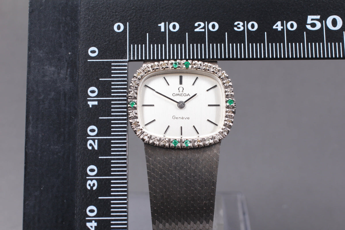 Vintage Omega Genève Diamond Bezel Manual Wind 27mm, 1973