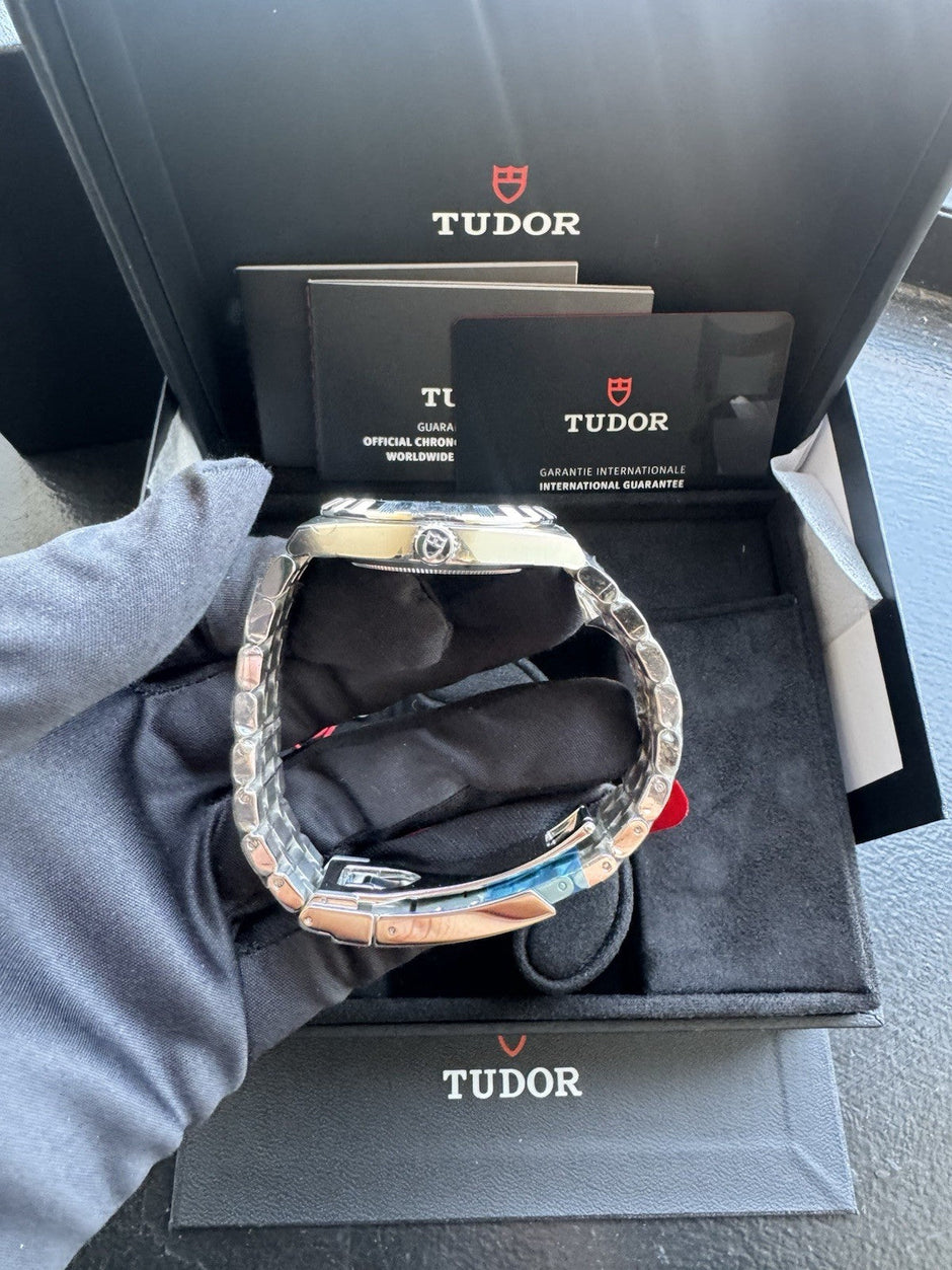 Tudor Royal M2836C1A0-0103 36mm Green Dial Steel, Unworn