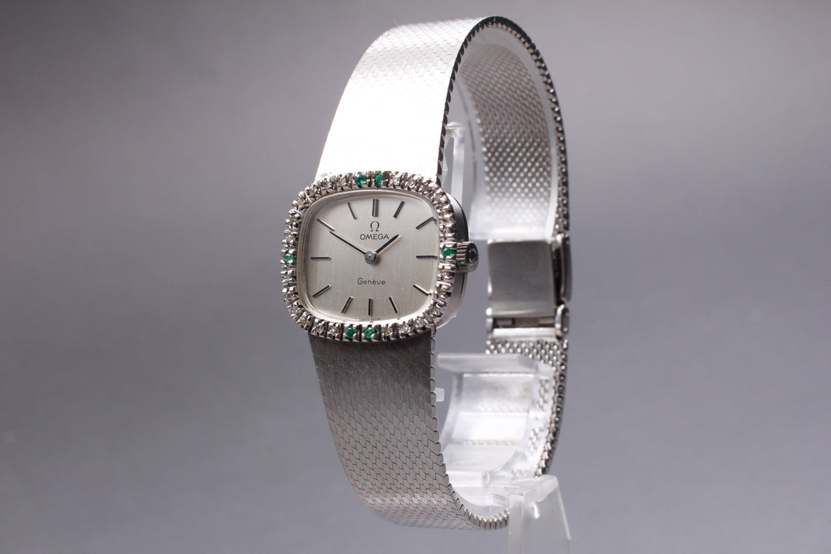 Vintage Omega Genève Diamond Bezel Manual Wind 27mm, 1973