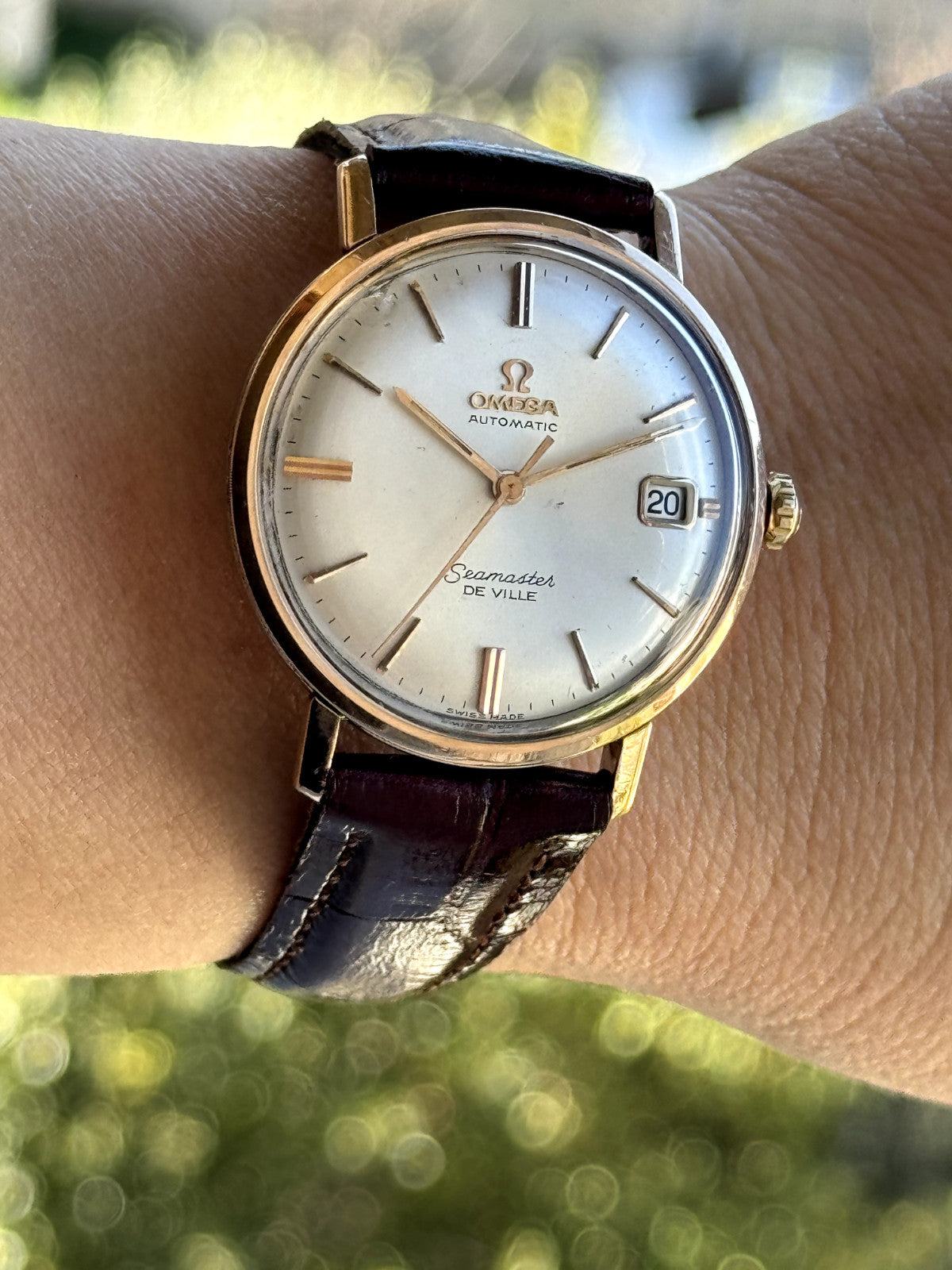 Vintage Omega Seamaster De Ville Cal. 562 14K Gold Bezel