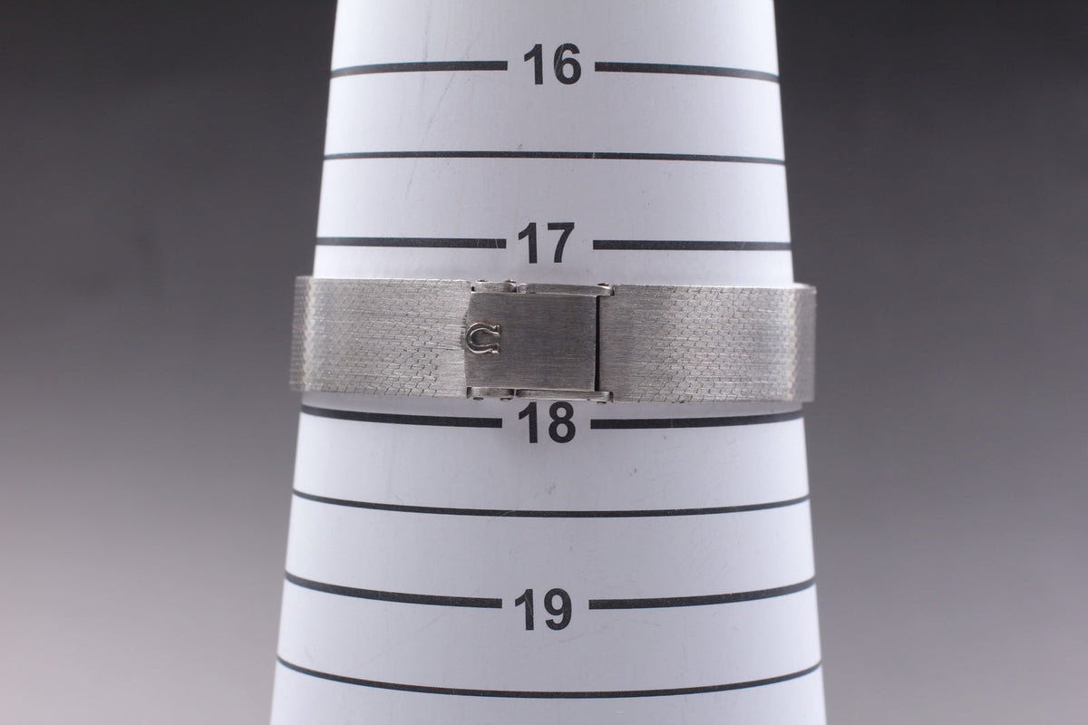 Vintage Omega Genève Diamond Bezel Manual Wind 27mm, 1973