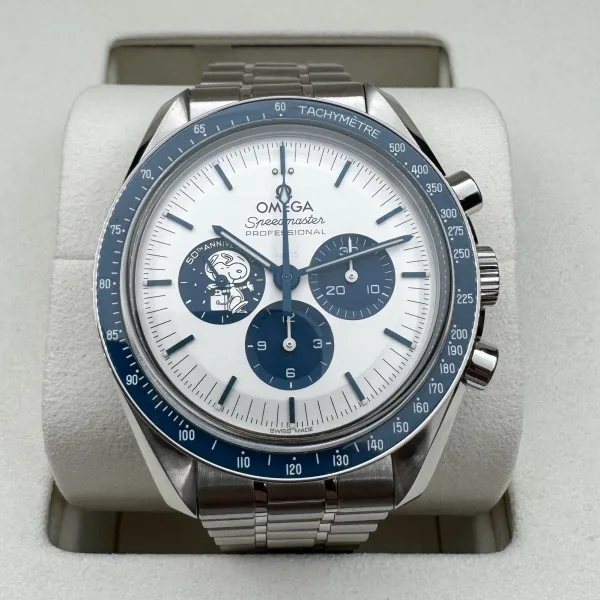 Omega Speedmaster Silver Snoopy 310.32.42.50.02.001