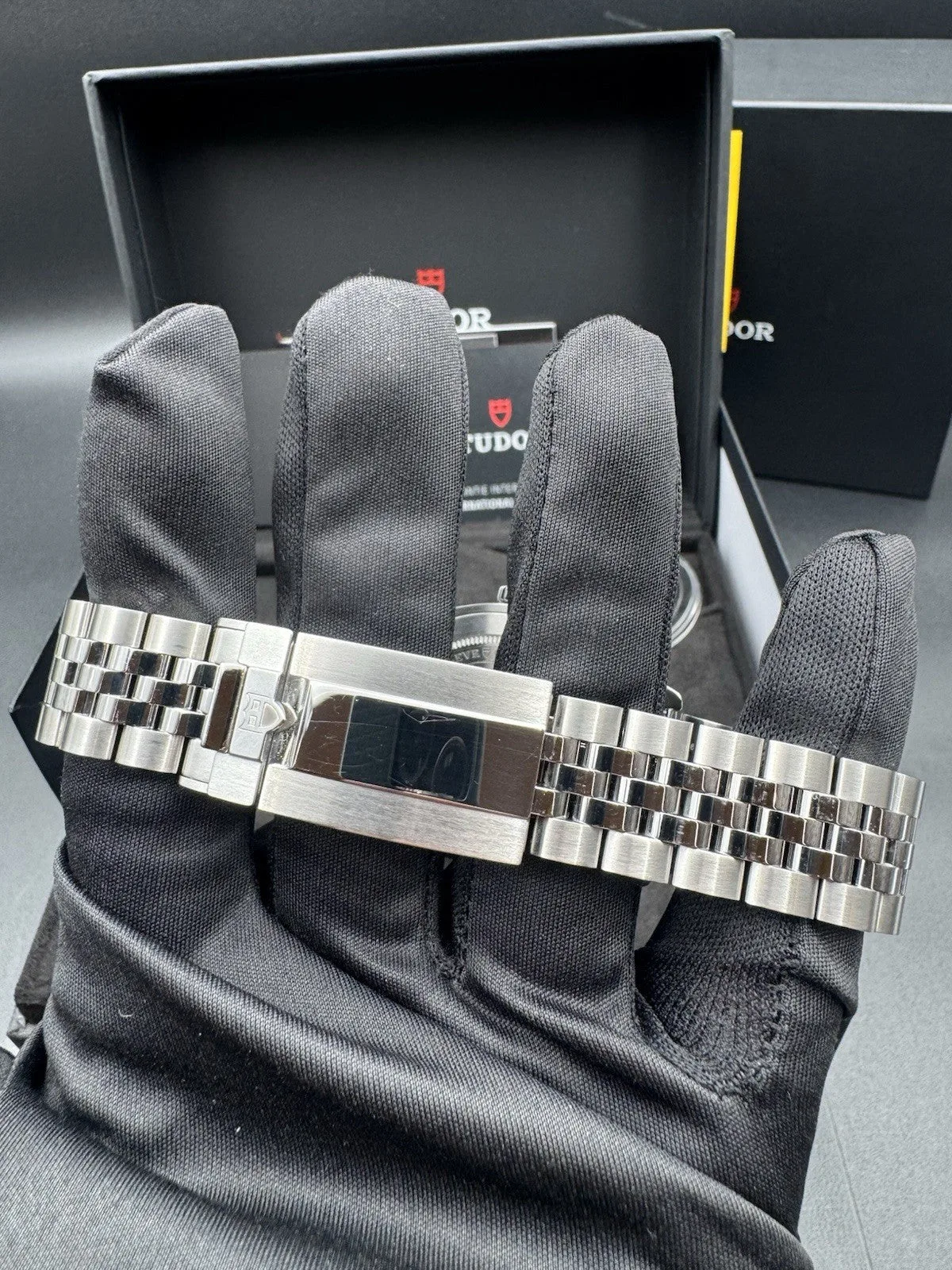 Tudor Black Bay 58 Burgundy Jubilee Watch – photo 8