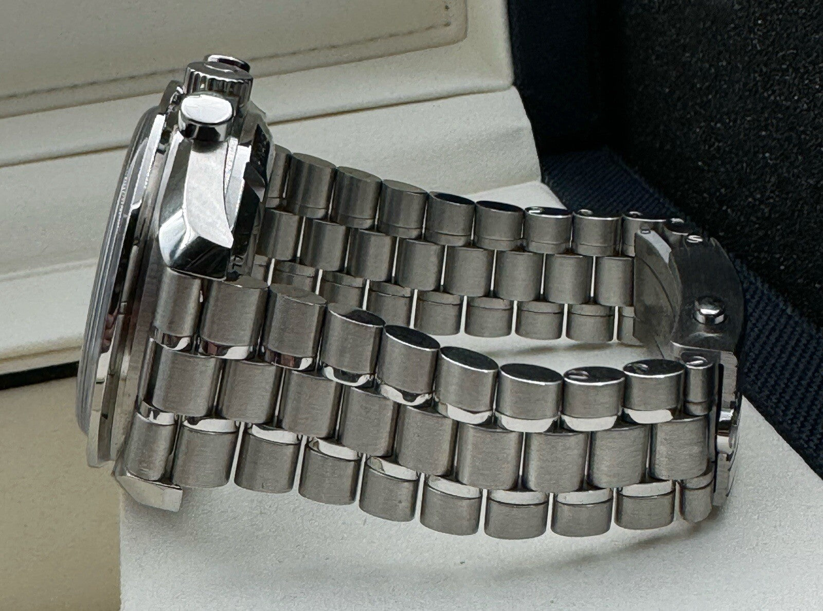 Omega Speedmaster Silver Snoopy 310.32.42.50.02.001 – photo 6