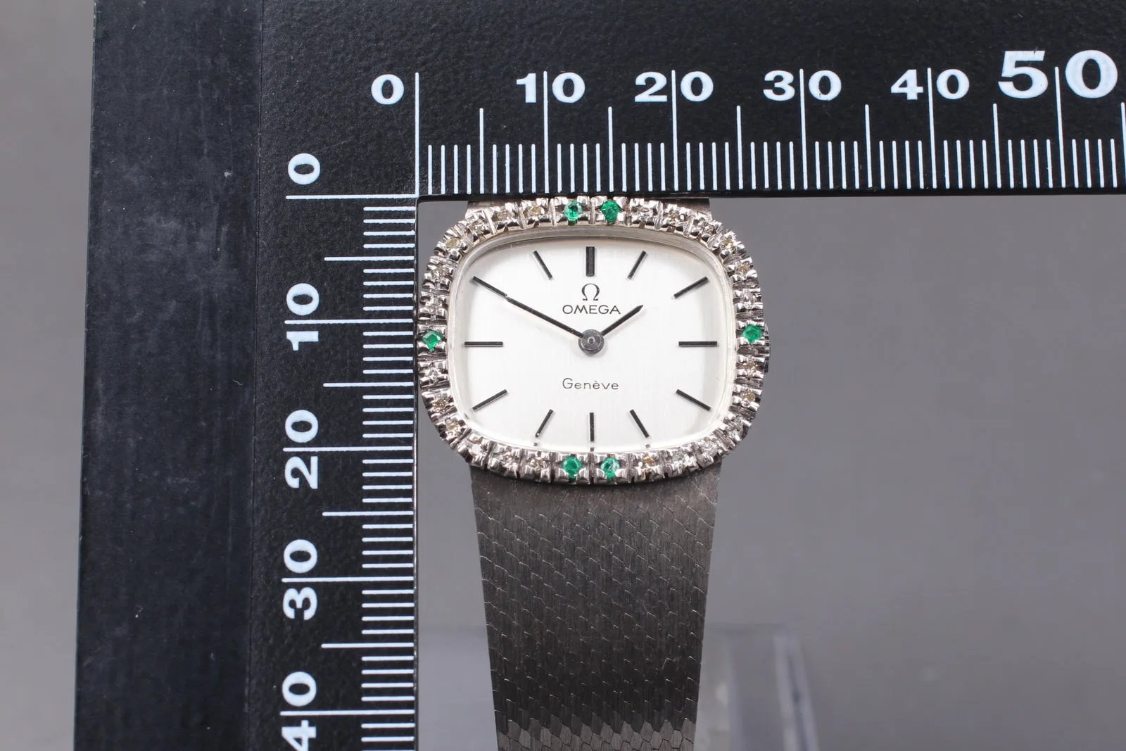 Omega Geneve Diamond Bezel Ladies Watch, 1973 – photo 10