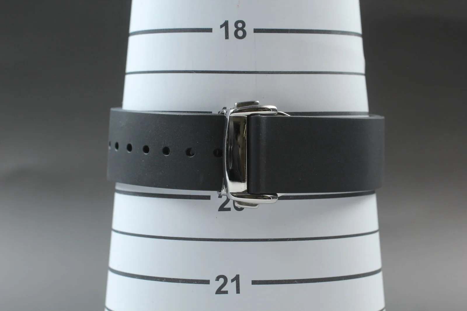 Omega Seamaster 300M Blue Dial Watch – photo 11