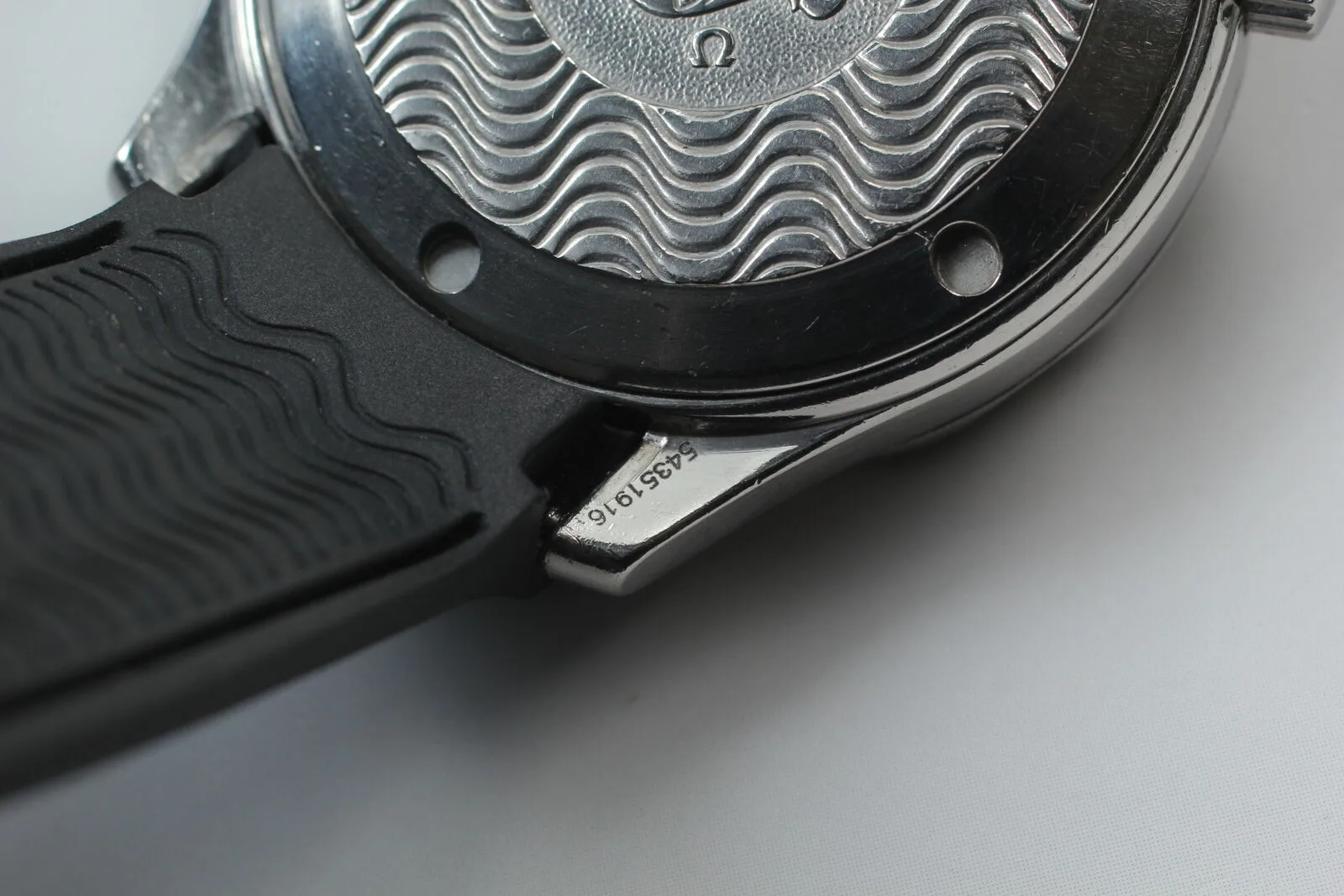 Omega Seamaster 300M Blue Dial Watch – photo 7