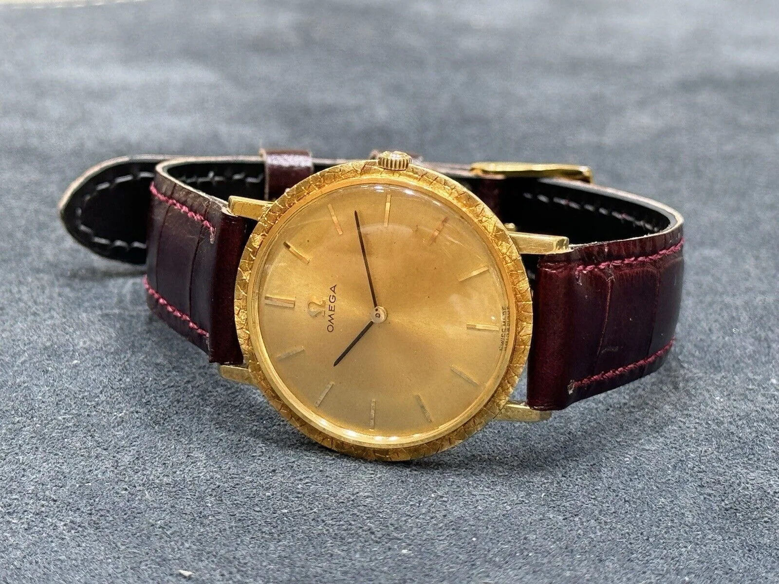 Omega 18K Gold Manual Wind Watch, Cal. 620 – photo 3