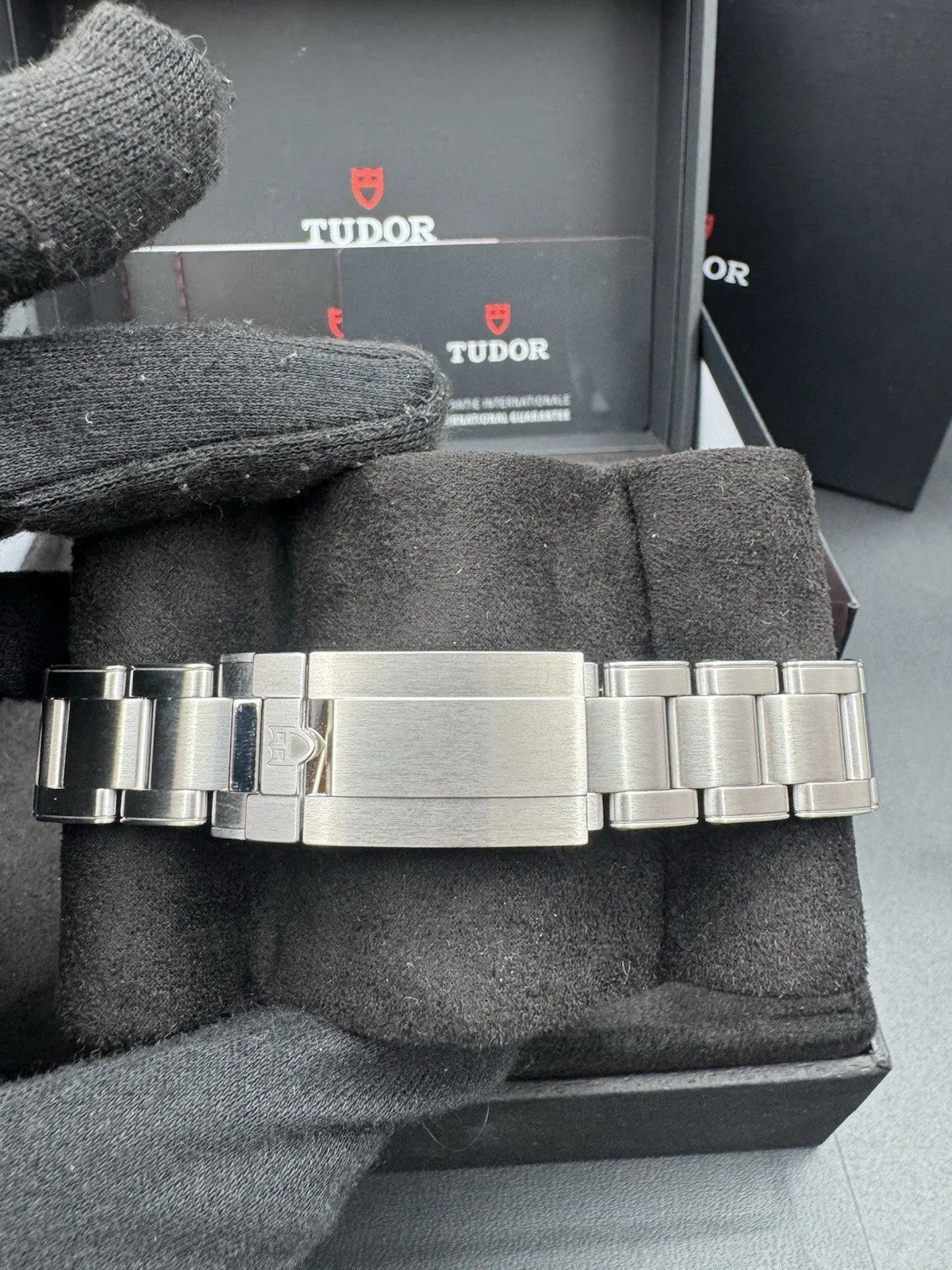 Tudor Black Bay 58 Burgundy Oyster Watch – photo 6
