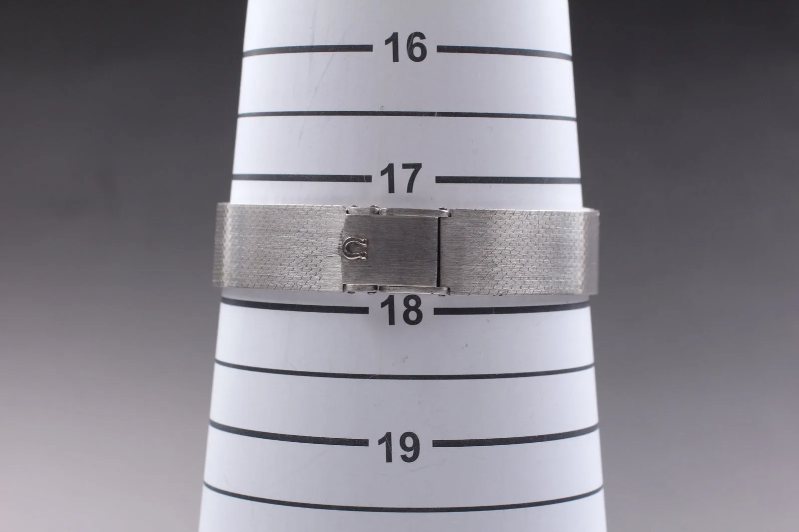 Omega Geneve Diamond Bezel Ladies Watch, 1973 – photo 11