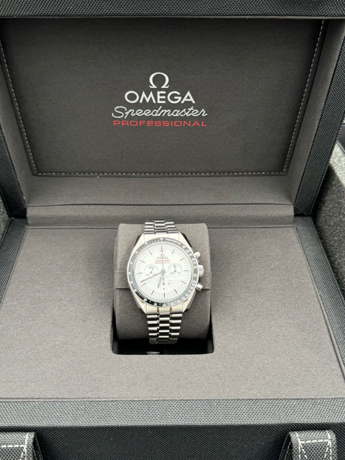 Omega Speedmaster Moonwatch White Dial – photo 3
